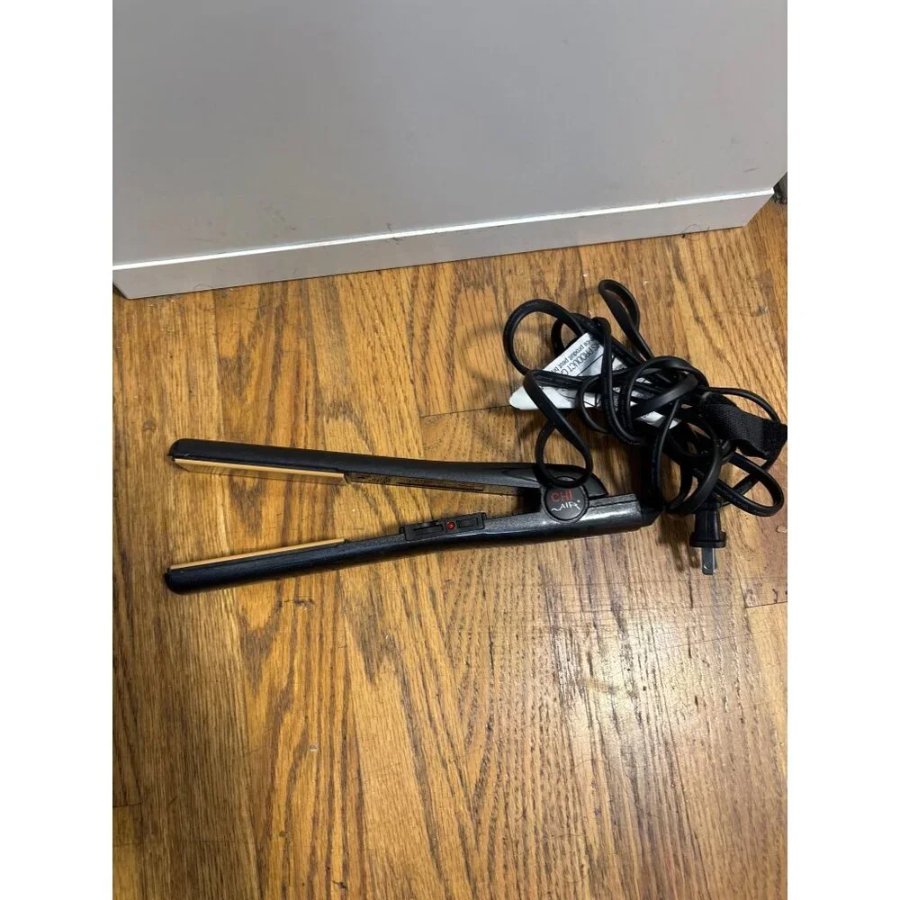 Chi Air‎ Flat Iron Hair Straightener Dual Voltage Black